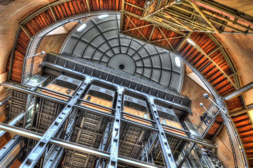 Platz 2 - Alter Elbtunnel Hamburg (HH) Platz 2 - Alter Elbtunnel Hamburg (HH)